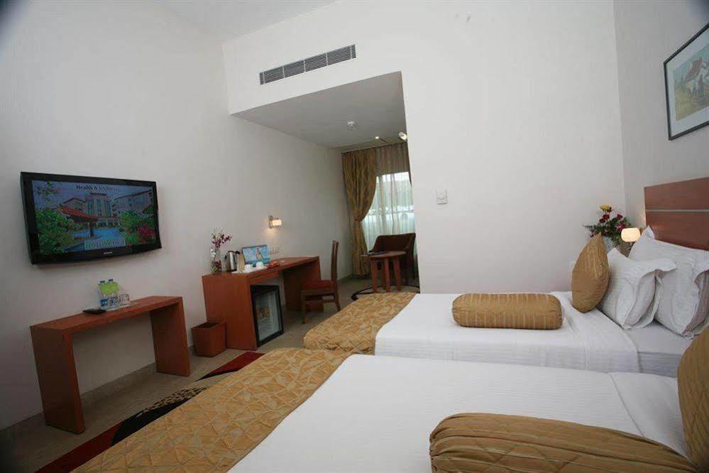 Leonia Holistic Destination Hotel Shamirpet Ngoại thất bức ảnh